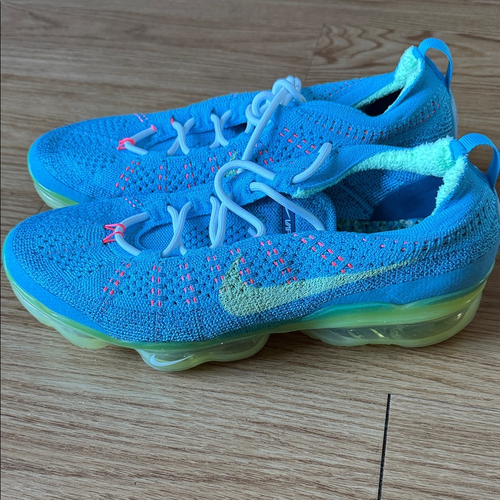 Men’s Nike Vapormax - Picture 2 of 8